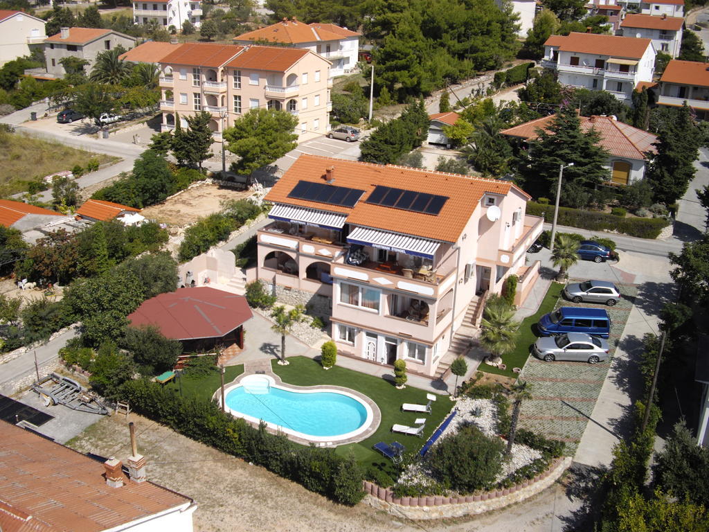 Barbat na Rabu Apartments Stengl מראה חיצוני תמונה