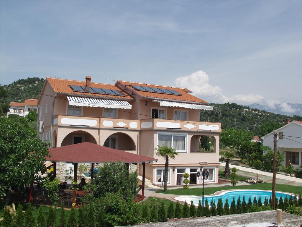 Barbat na Rabu Apartments Stengl מראה חיצוני תמונה