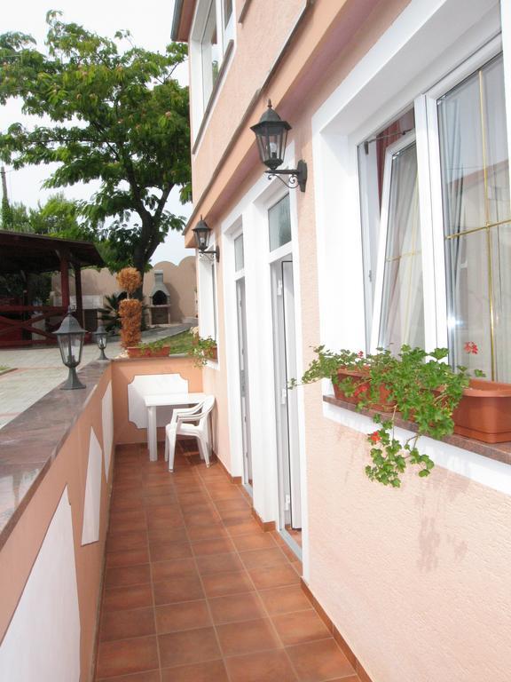 Barbat na Rabu Apartments Stengl מראה חיצוני תמונה