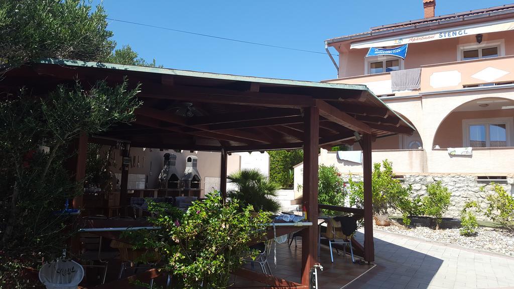 Barbat na Rabu Apartments Stengl מראה חיצוני תמונה